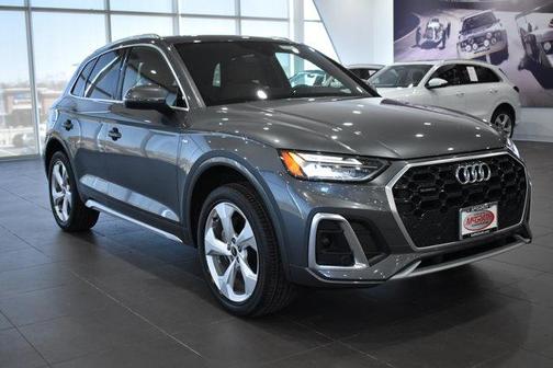 Daytona Gray Pearl Effect 2022 Audi Q5 45 S line Premium Plus