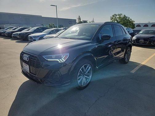 2024 Audi Q3 Premium 45 TFSI S line quattro Tiptronic