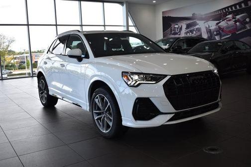 2025 Audi Q3 Premium 45 TFSI S line quattro Tiptronic