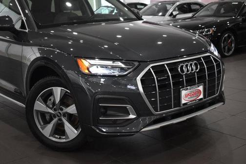 2023 Audi Q5 40 Premium Plus