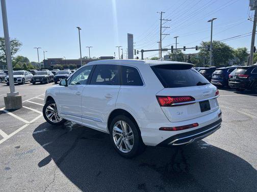 2023 Audi Q7 45 Premium