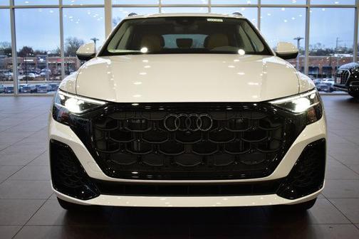2025 Audi Q8 55 Premium Plus