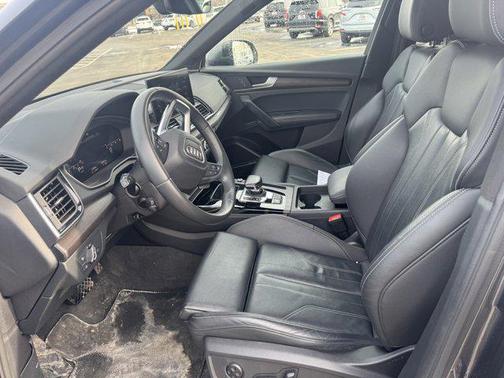 2023 Audi Q5 45 S line Premium Plus