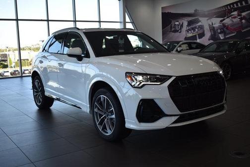 2025 Audi Q3 Premium 45 TFSI S line quattro Tiptronic