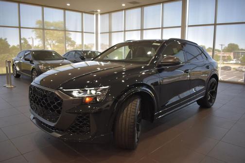 Mythos Black Metallic 2026 Audi RS Q8 4.0T