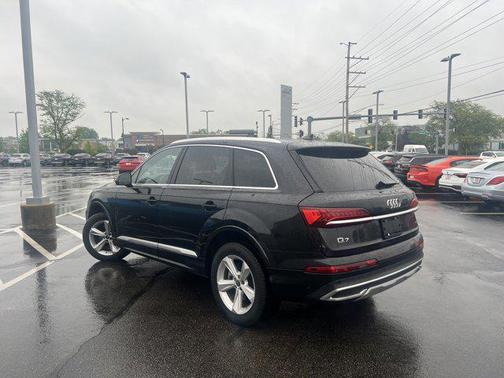 2024 Audi Q7 45 Premium Plus
