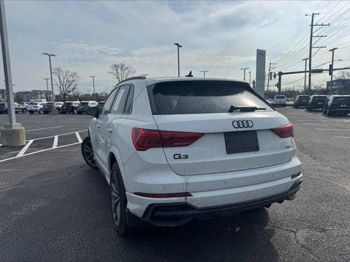 Glacier White Metallic 2023 Audi Q3 45 S line Premium Plus