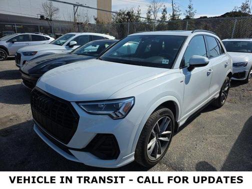 Glacier White Metallic 2023 Audi Q3 45 S line Premium Plus