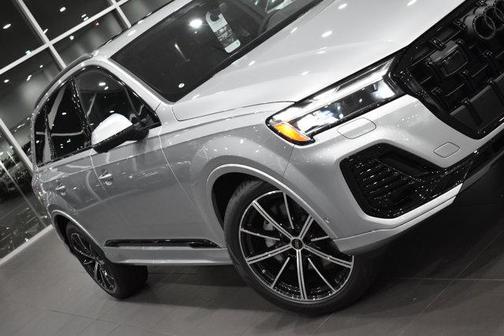 2026 Audi Q7 45 Premium Plus
