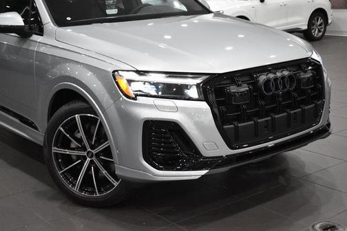 2026 Audi Q7 45 Premium Plus