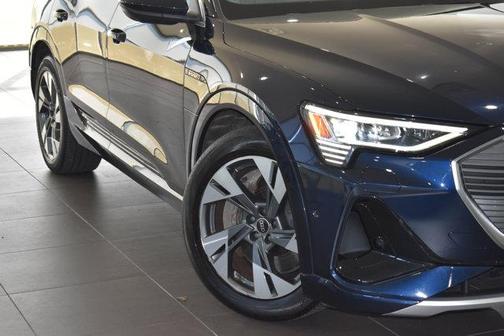 Brilliant Black 2022 Audi e-tron Sportback S line Premium Plus