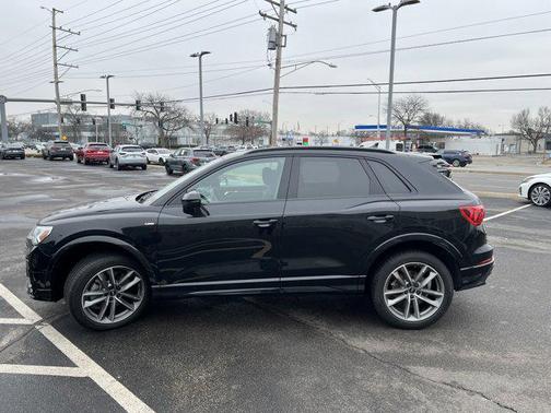 2025 Audi Q3 Premium 45 TFSI S line quattro Tiptronic