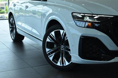 2025 Audi Q8 55 Premium Plus
