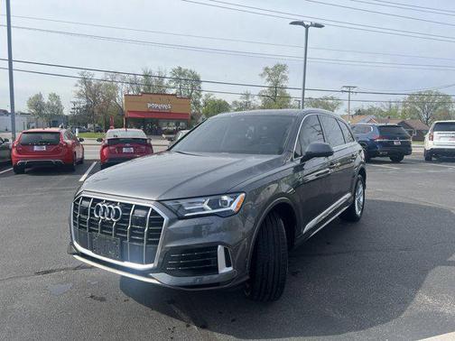 2022 Audi Q7 55 Premium Plus