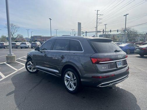 2022 Audi Q7 55 Premium Plus