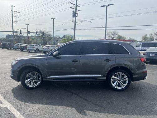 2022 Audi Q7 55 Premium Plus