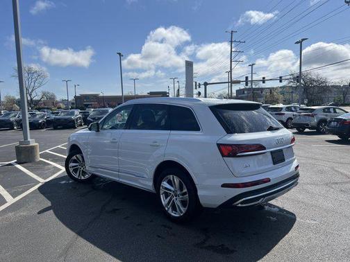 2024 Audi Q7 55 Premium Plus