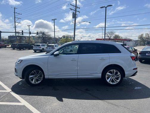 2024 Audi Q7 55 Premium Plus