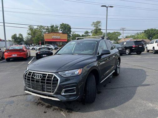 2023 Audi Q5 40 Premium Plus