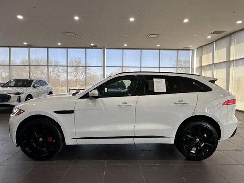 Fuji White 2019 Jaguar F-PACE S