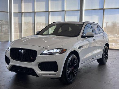 Fuji White 2019 Jaguar F-PACE S