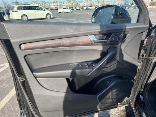 2023 Audi Q5 45 S line Premium