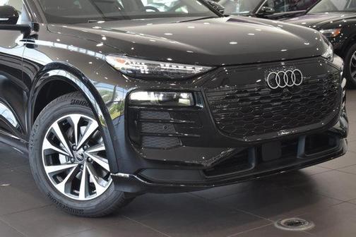 2025 Audi Q6 e-tron Premium Plus quattro