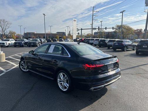2023 Audi A4 45 S line Premium