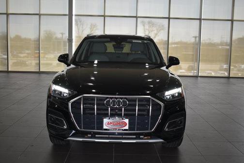 Brilliant Black 2023 Audi Q5 40 Premium