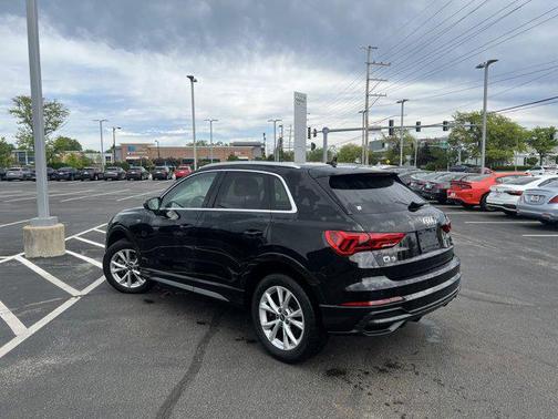 2022 Audi Q3 45 S line Premium