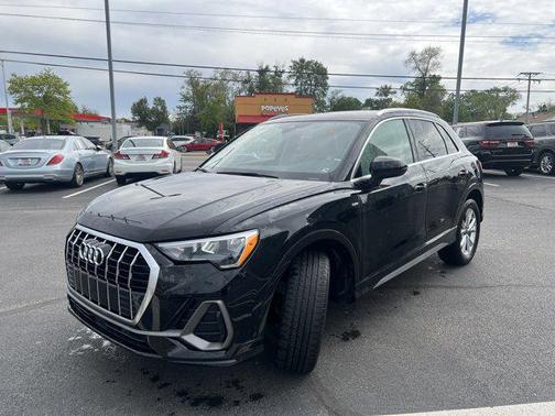 2022 Audi Q3 45 S line Premium
