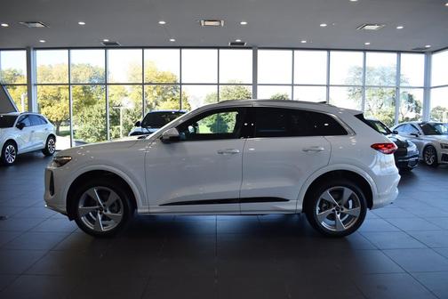 Arkona White 2026 Audi Q5 Premium Plus TFSI quattro S tronic