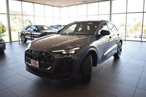 Daytona Gray pearl effect 2026 Audi SQ5 3.0T Premium Plus