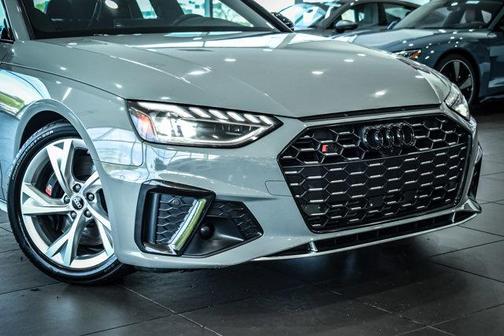 2022 Audi S4 Premium Plus TFSI quattro Tiptronic