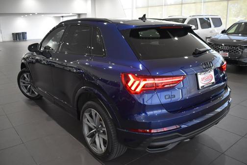 Navarra Blue Metallic 2025 Audi Q3 Premium 45 TFSI S line quattro Tiptronic