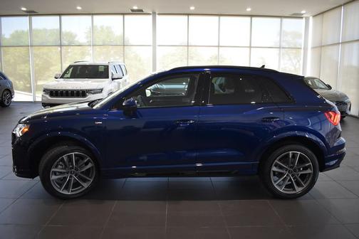 Navarra Blue Metallic 2025 Audi Q3 Premium 45 TFSI S line quattro Tiptronic
