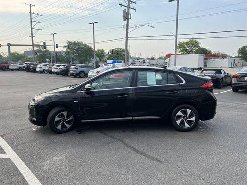2017 Hyundai IONIQ Hybrid SEL