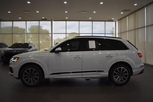 Glacier White Metallic 2023 Audi Q7 45 Premium Plus