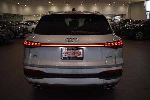 Florett Silver Metallic 2026 Audi Q5 Premium Plus TFSI quattro S tronic