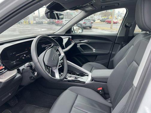 2025 Audi Q5 Premium TFSI quattro S tronic