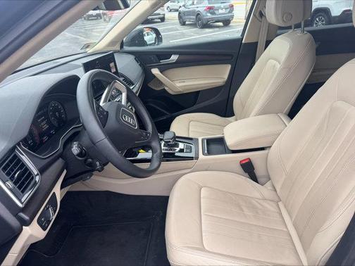 2022 Audi Q5 40 Premium Plus