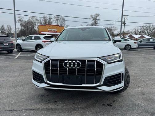 2023 Audi Q7 45 Premium Plus