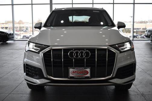 2023 Audi Q7 45 Premium Plus