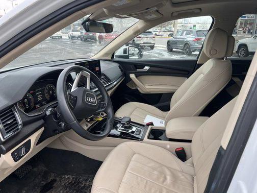 2023 Audi Q5 45 S line Premium Plus