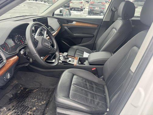 2023 Audi Q5 45 S line Premium