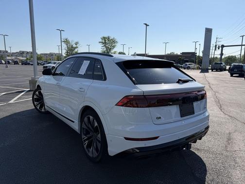 Glacier White Metallic 2025 Audi Q8 55 Premium Plus