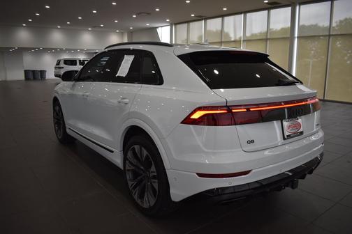 Glacier White Metallic 2025 Audi Q8 55 Premium Plus