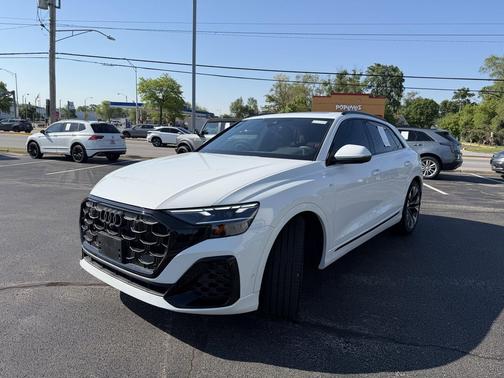 Glacier White Metallic 2025 Audi Q8 55 Premium Plus