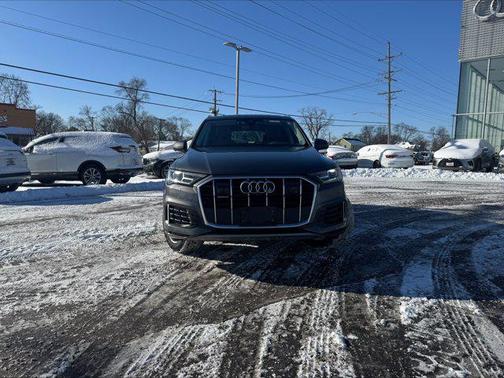 2023 Audi Q7 45 Premium Plus