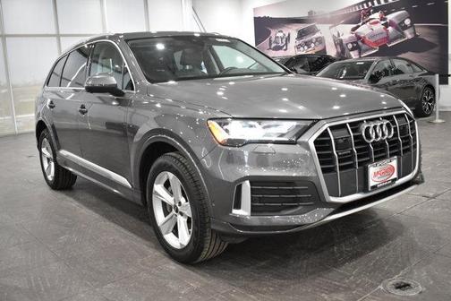 2023 Audi Q7 45 Premium Plus
